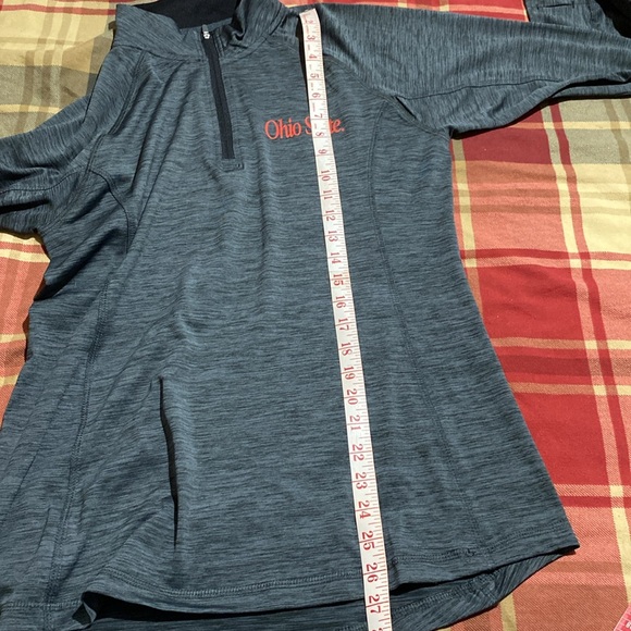 Ohio State 1/4 zip sweater. - Picture 9 of 10
